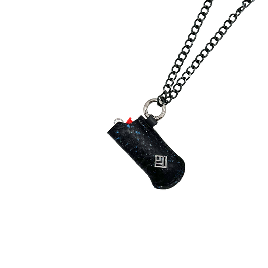 ÉTUI BRIQUET - NOIR BLEU AVEC CHAÎNE